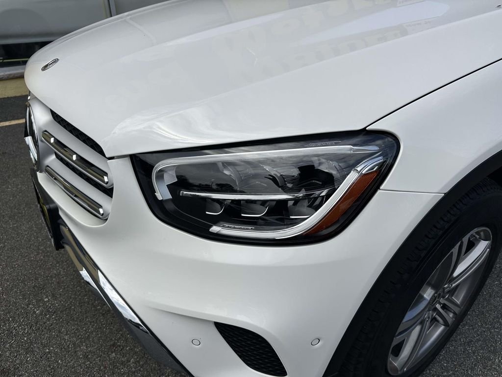 Used 2022 White Mercedes-Benz GLC 300 image 9