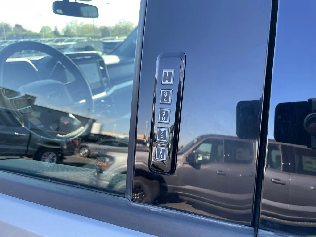 Used 2022 Silver Ford XLT image 59