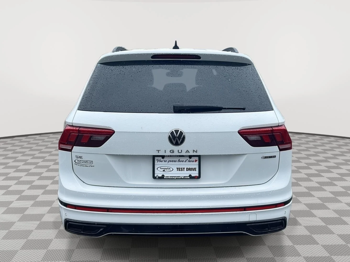 Used 2022 Oryx White Pearl Volkswagen SE R-Line Black image 6