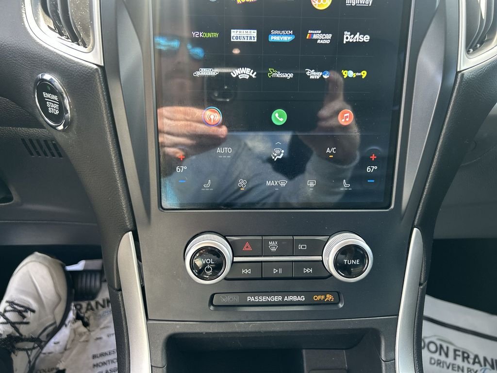 Used 2023 Gray Ford SEL image 25