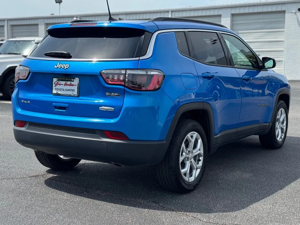Used 2024 Blue Jeep Latitude image 12