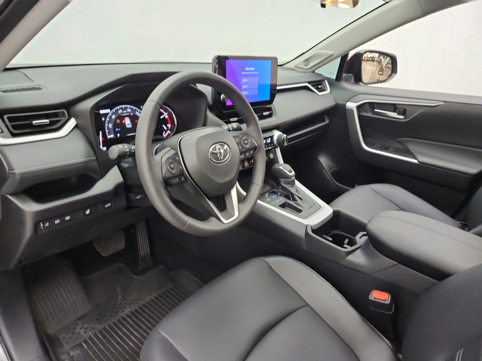 Used 2025 Magnetic Gray Metallic Toyota XLE Premium FWD (Natl) image 12