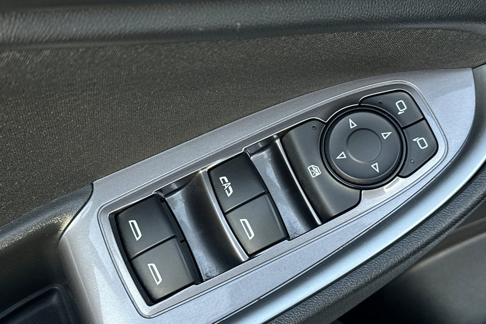 Used 2024 White Chevrolet LT image 11