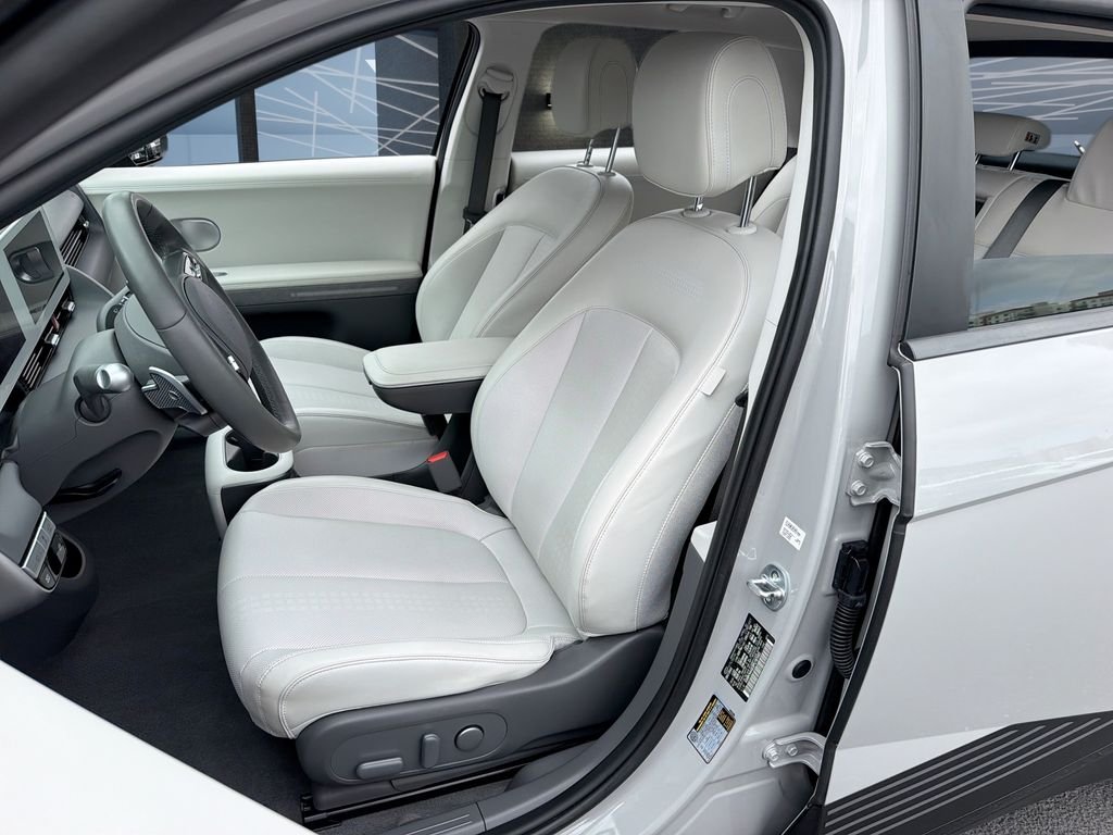 Used 2023 Gray Hyundai SEL image 13