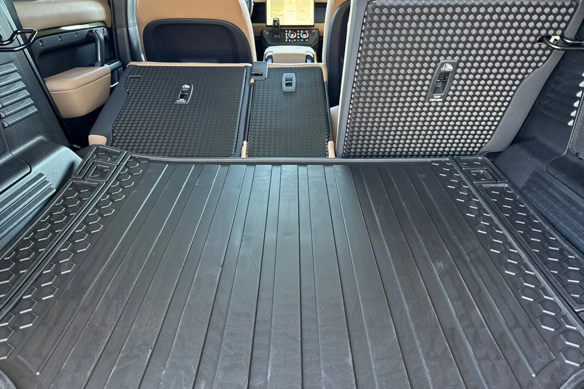 New 2026 Woolstone Green Land Rover X-Dynamic SE image 17