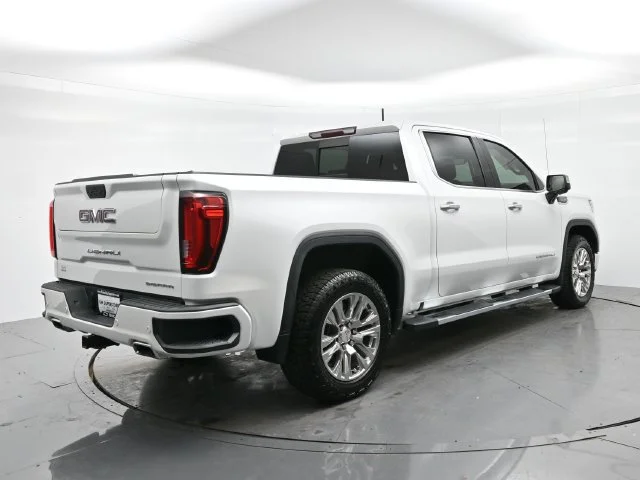 Used 2019 WHITE FROST TRICOAT GMC Denali image 7