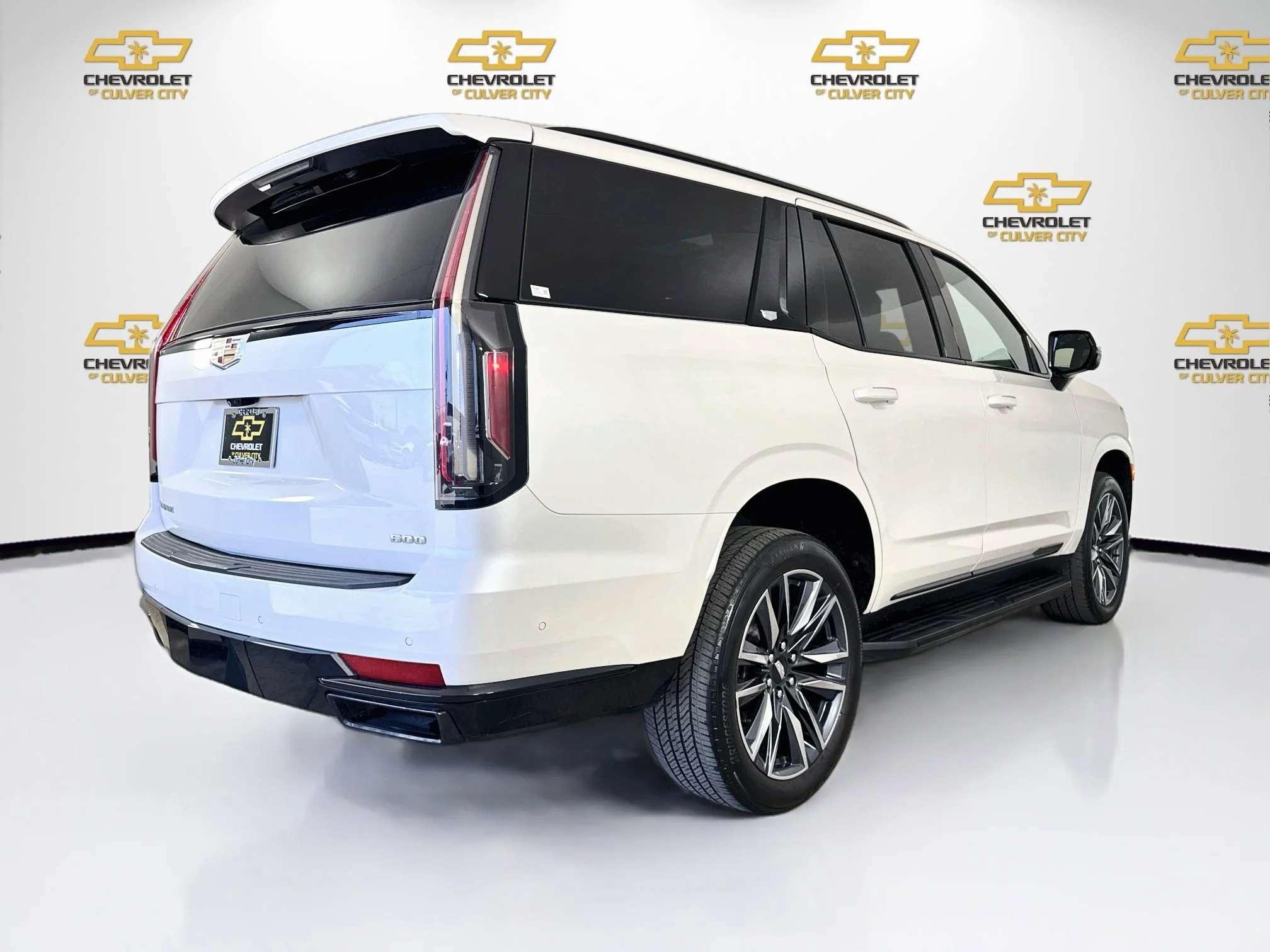 Used 2022 Crystal White Tricoat Cadillac Sport image 8