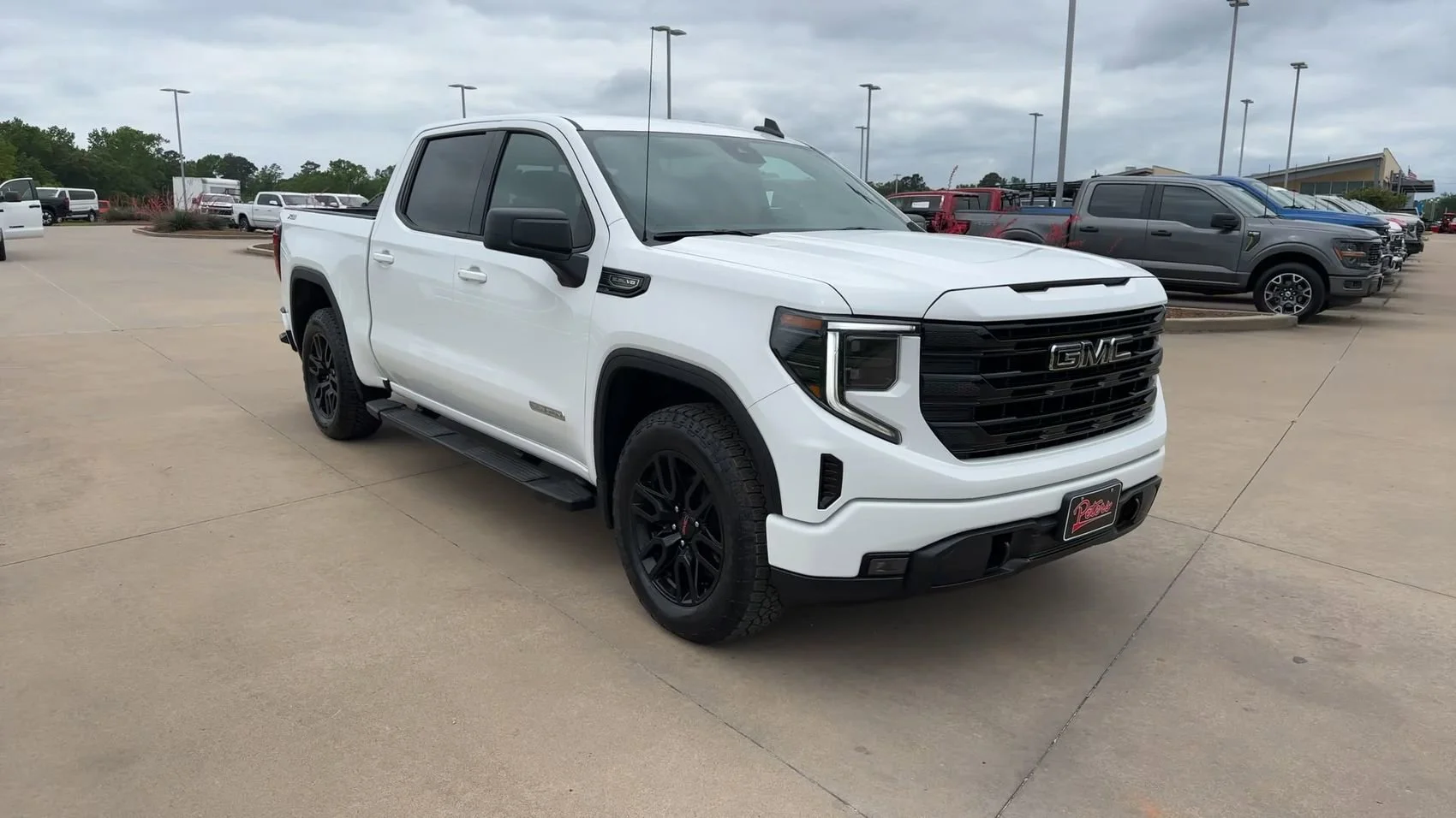 Used 2024 Summit White GMC Elevation image 3