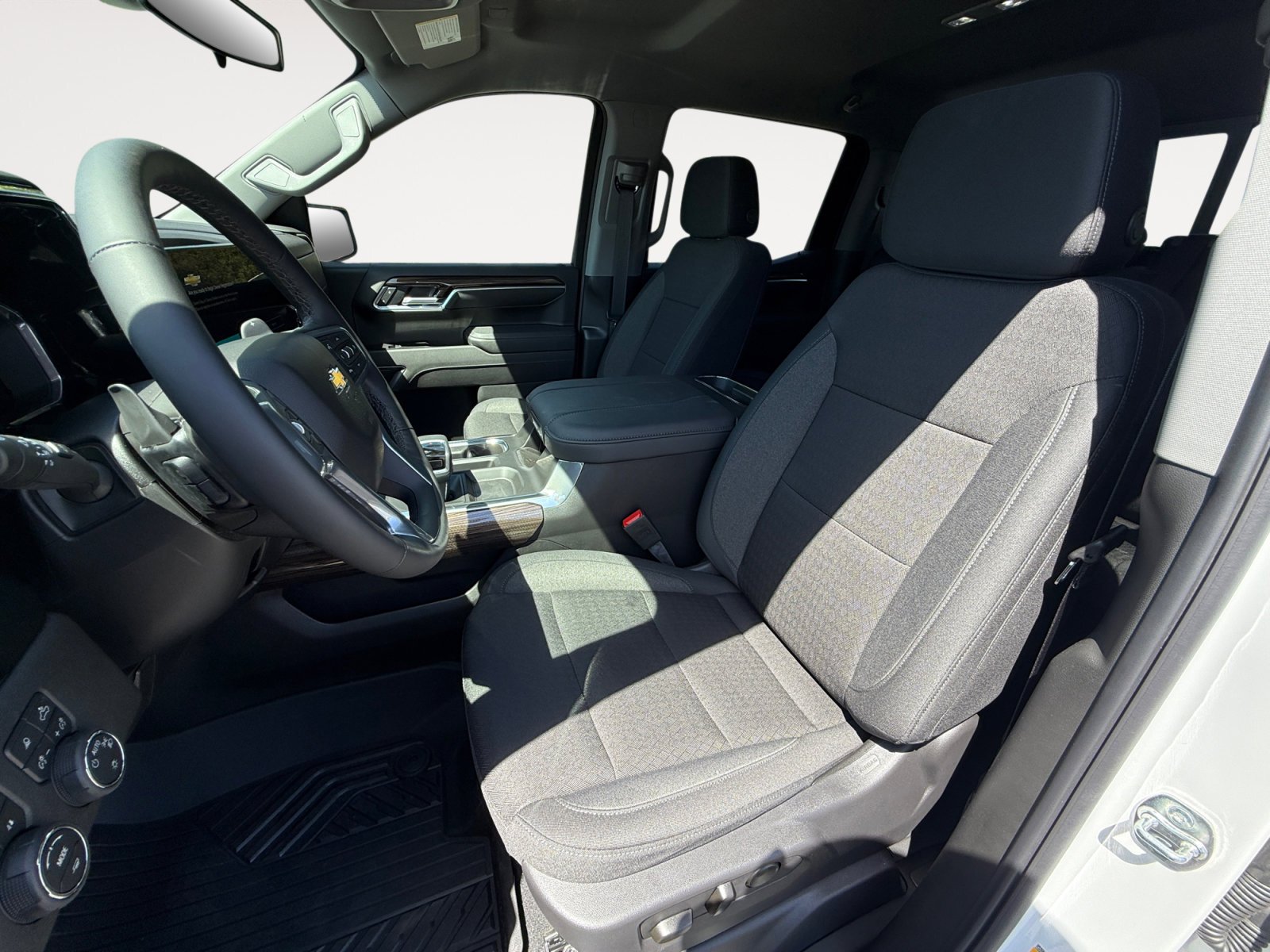 New 2026 Summit White Chevrolet LT image 10