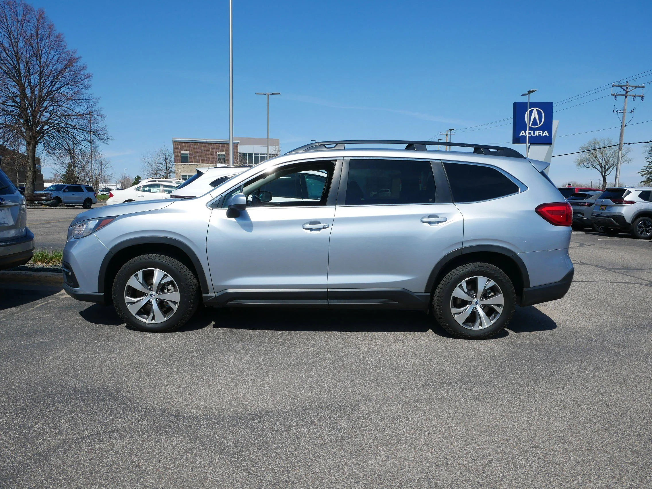Used 2021 Ice Silver Metallic Subaru Premium image 3