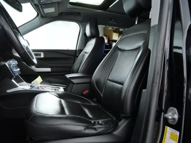Used 2022 Black Ford Limited image 18