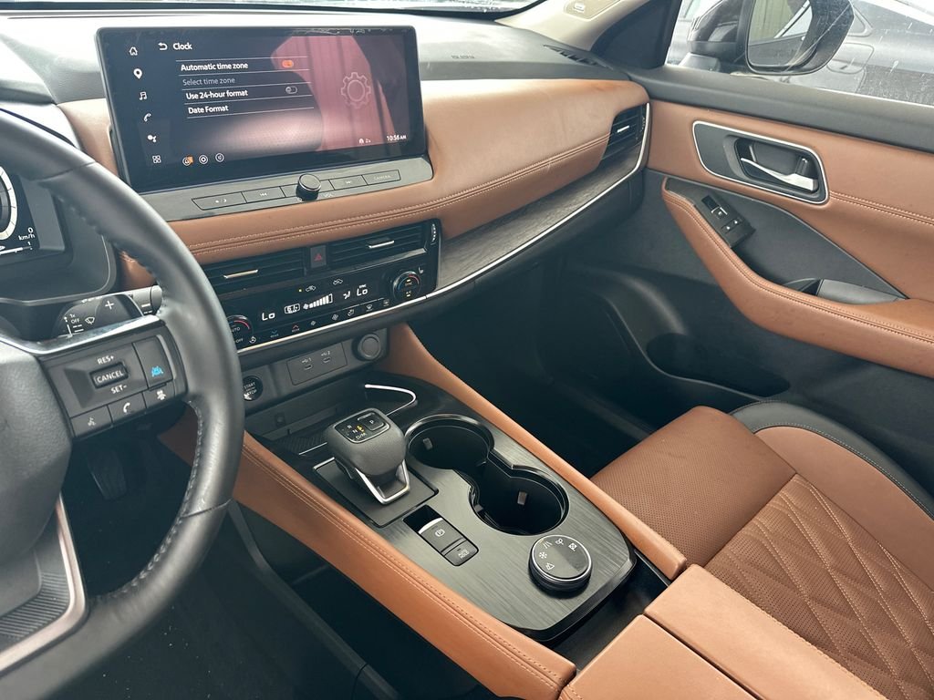 Used 2026 Black Nissan Platinum image 33