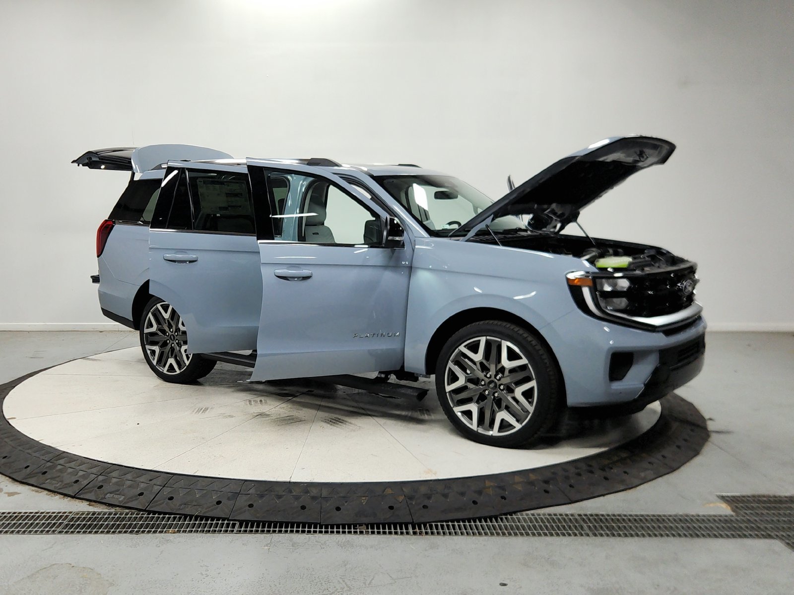New 2027 Glacier Gray Metallic Tri-Coat Ford Platinum image 10