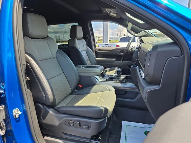 Used 2022 Blue Chevrolet ZR2 image 22