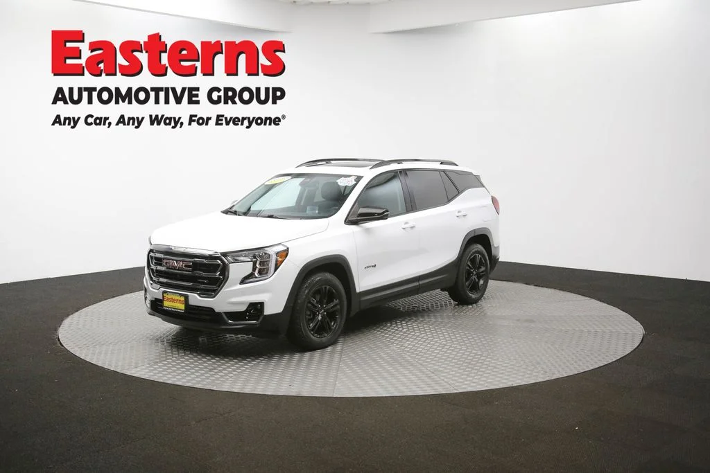Used 2022 White GMC AT4 image 58