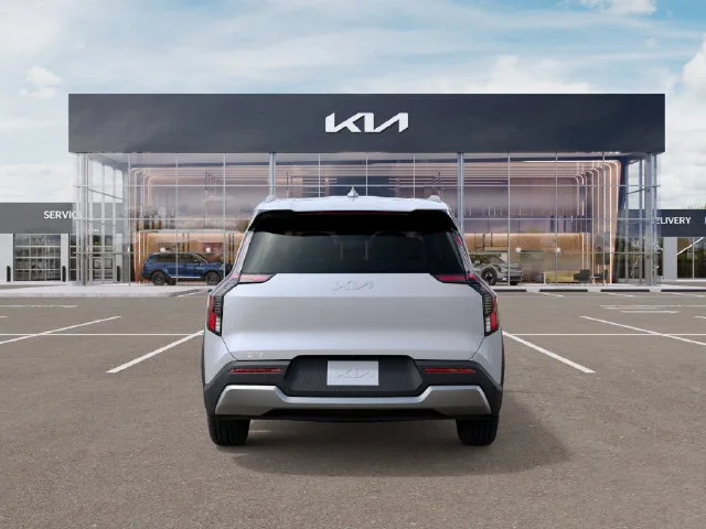 New 2026 White Kia Wind image 5