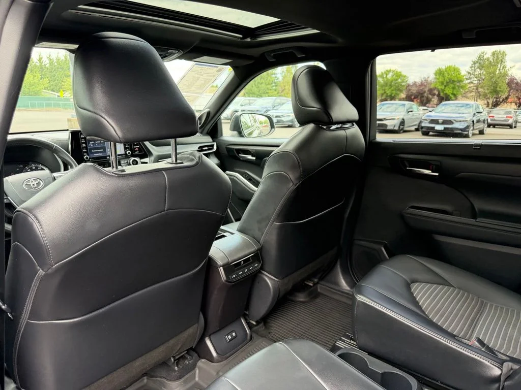 Used 2021 Midnight Black Metallic Toyota XSE image 33