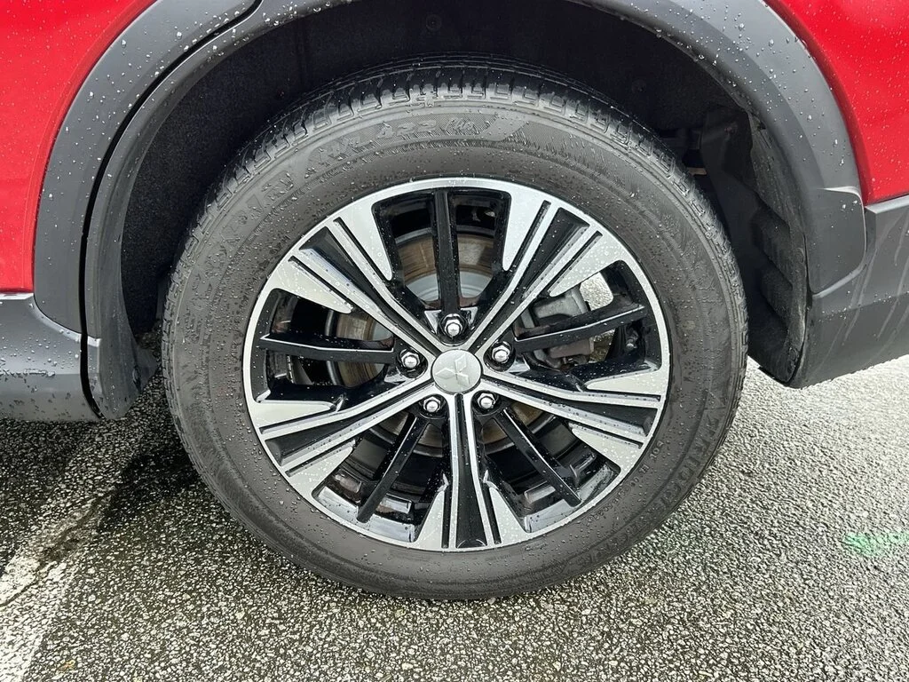 Used 2022 Red Diamond Mitsubishi ES S-AWC Certified Pre-Owned   Local BC   Certifie image 18