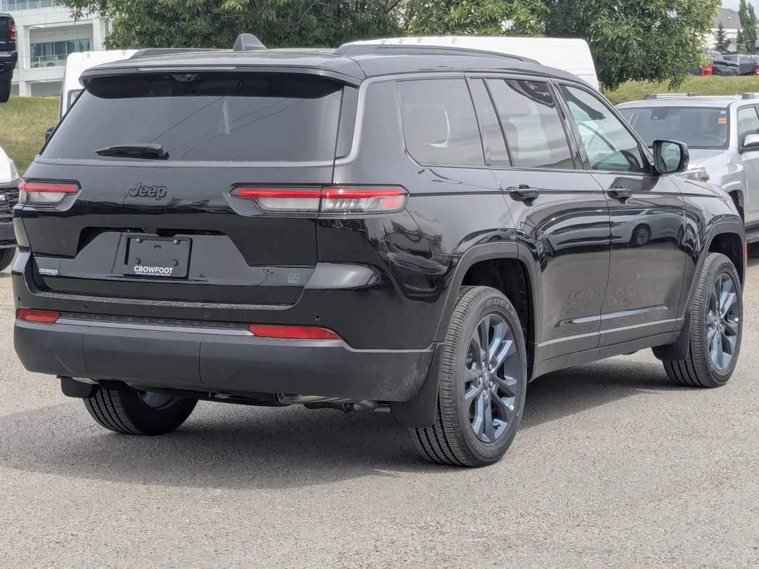 New 2026 Black Jeep 85th Anniversary - - 4x4 - 2.0L Turbo - Dual-Pane Panoramic Sunroof - Trailer Tow Pkg & More! image 8