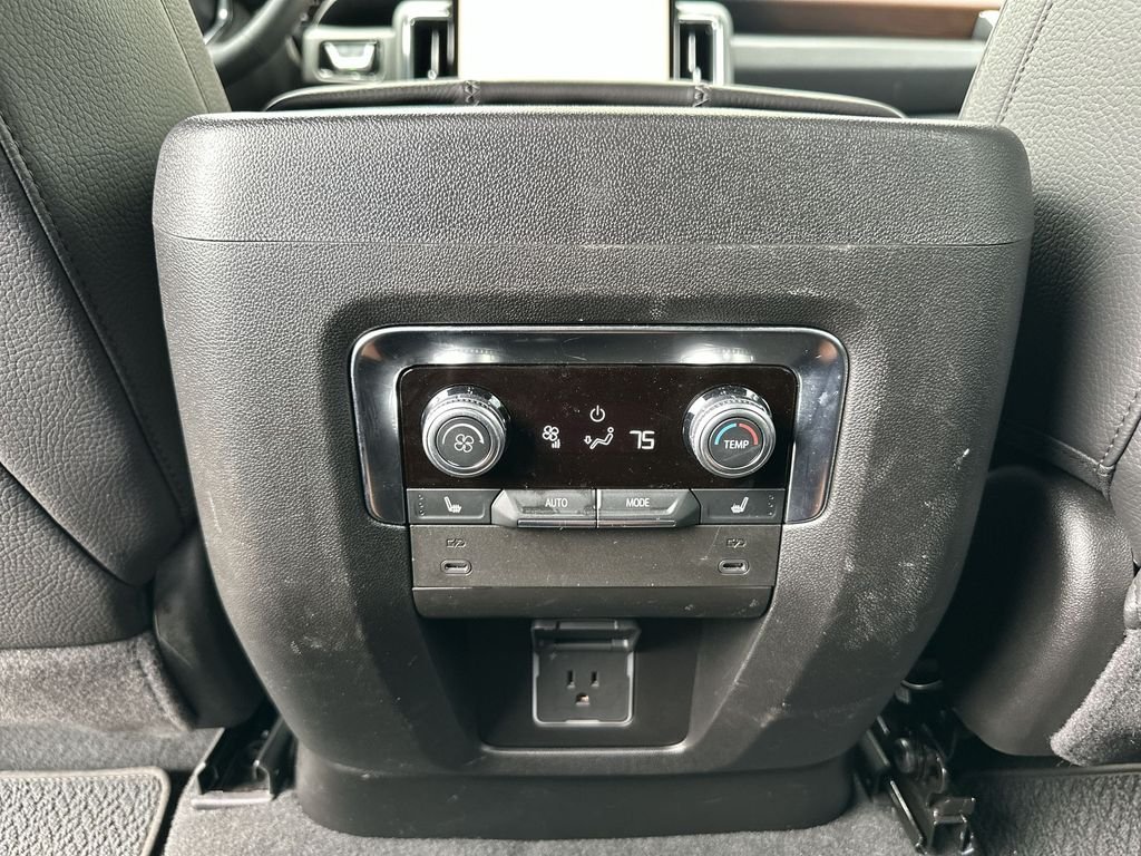 2025 GMC Yukon XL Denali - Photo 21