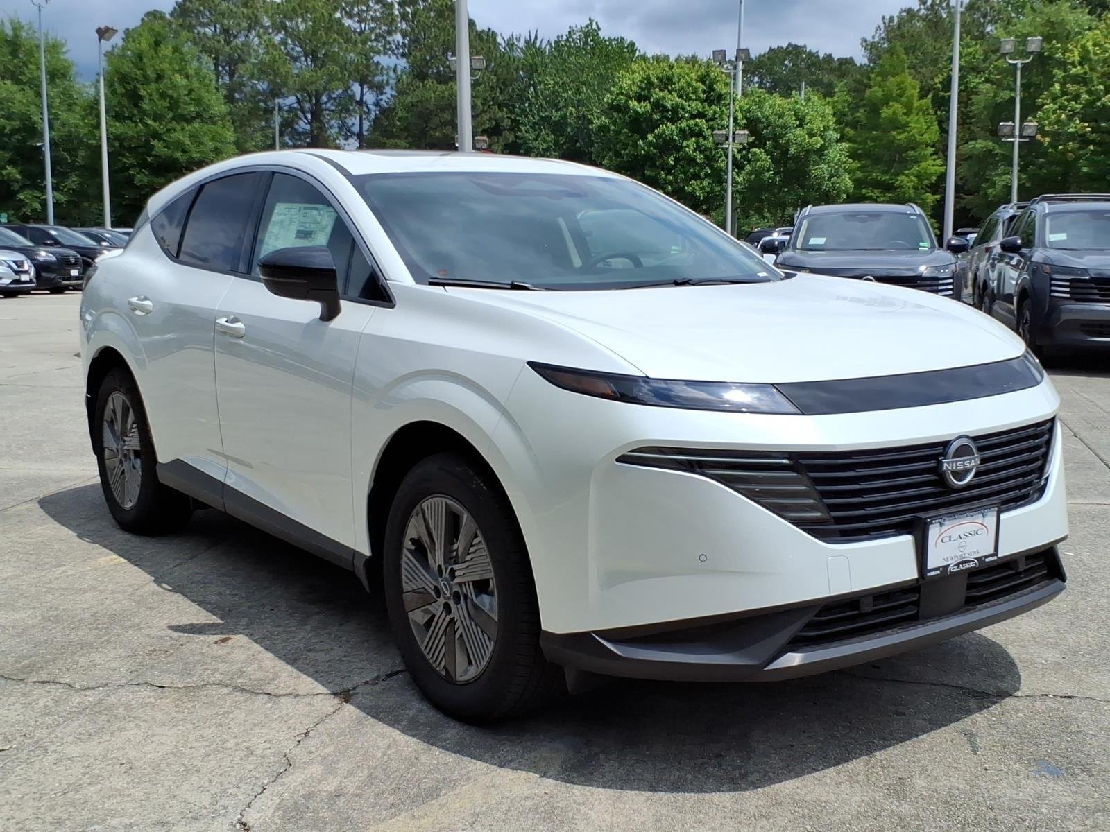 New 2025 Everest White TriCoat Nissan SL image 5