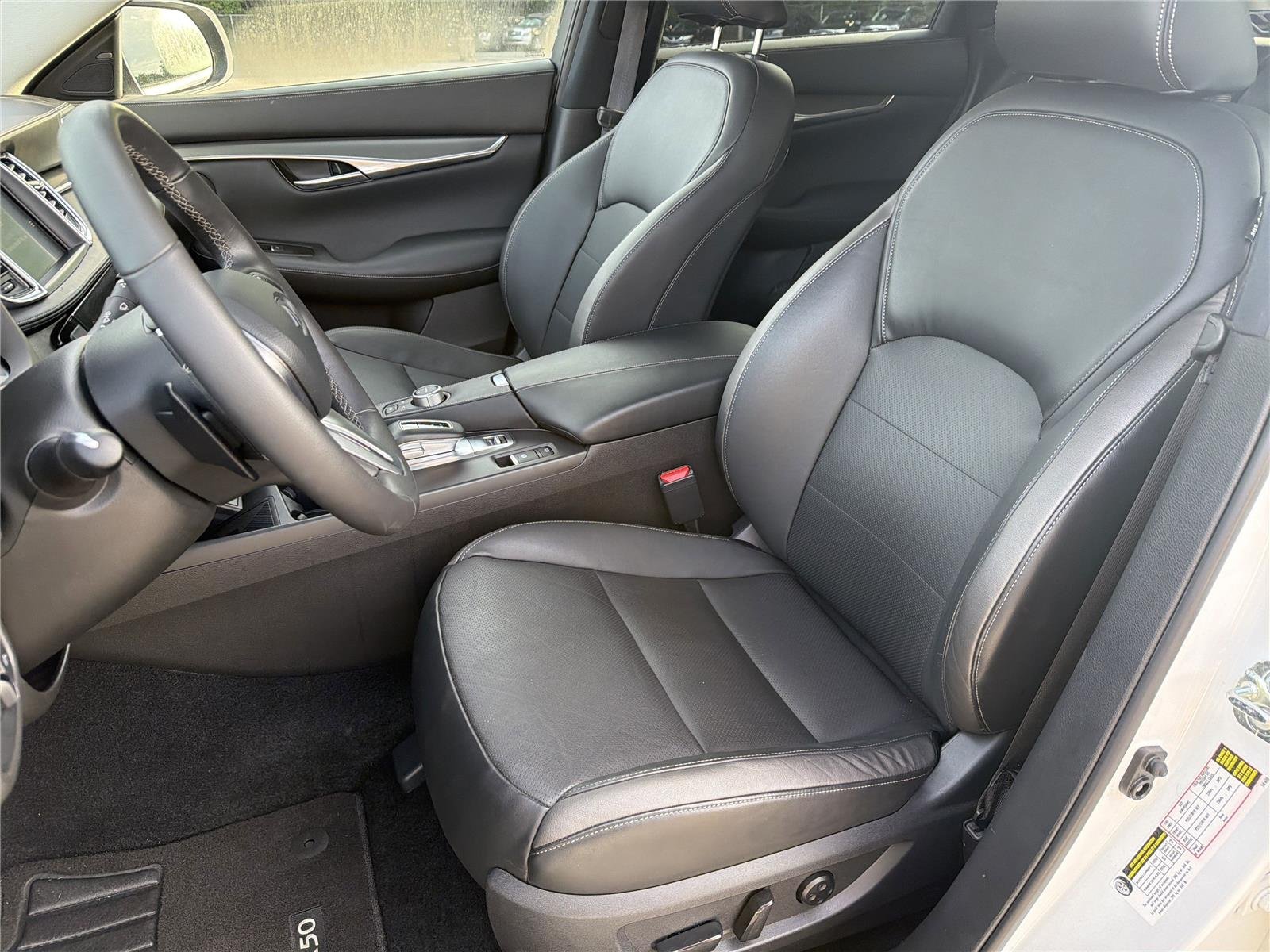 Certified Used 2024 Radiant White INFINITI LUXE image 21