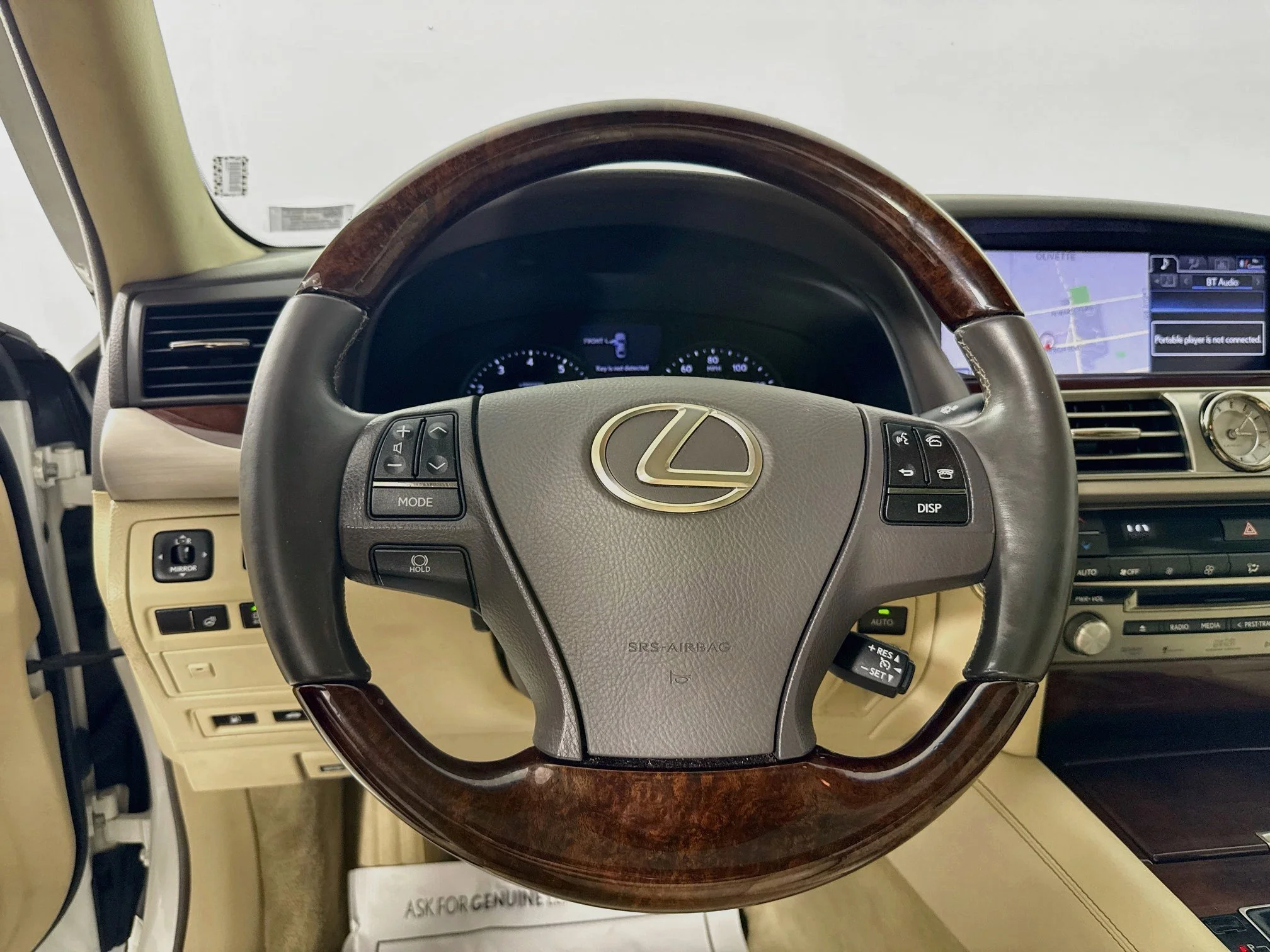 Used 2014 Starfire Pearl Lexus 460 image 12