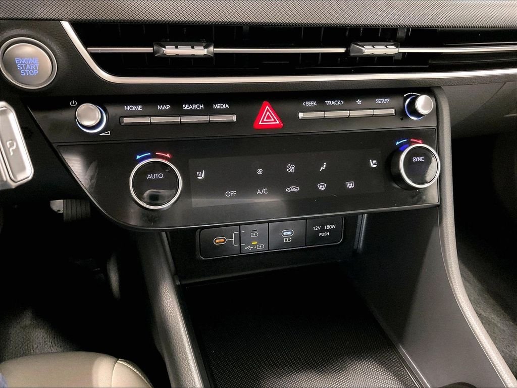 Used 2025 Black Hyundai SEL image 25