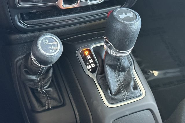 2025 Jeep Wrangler 4-Door Sahara - Photo 6