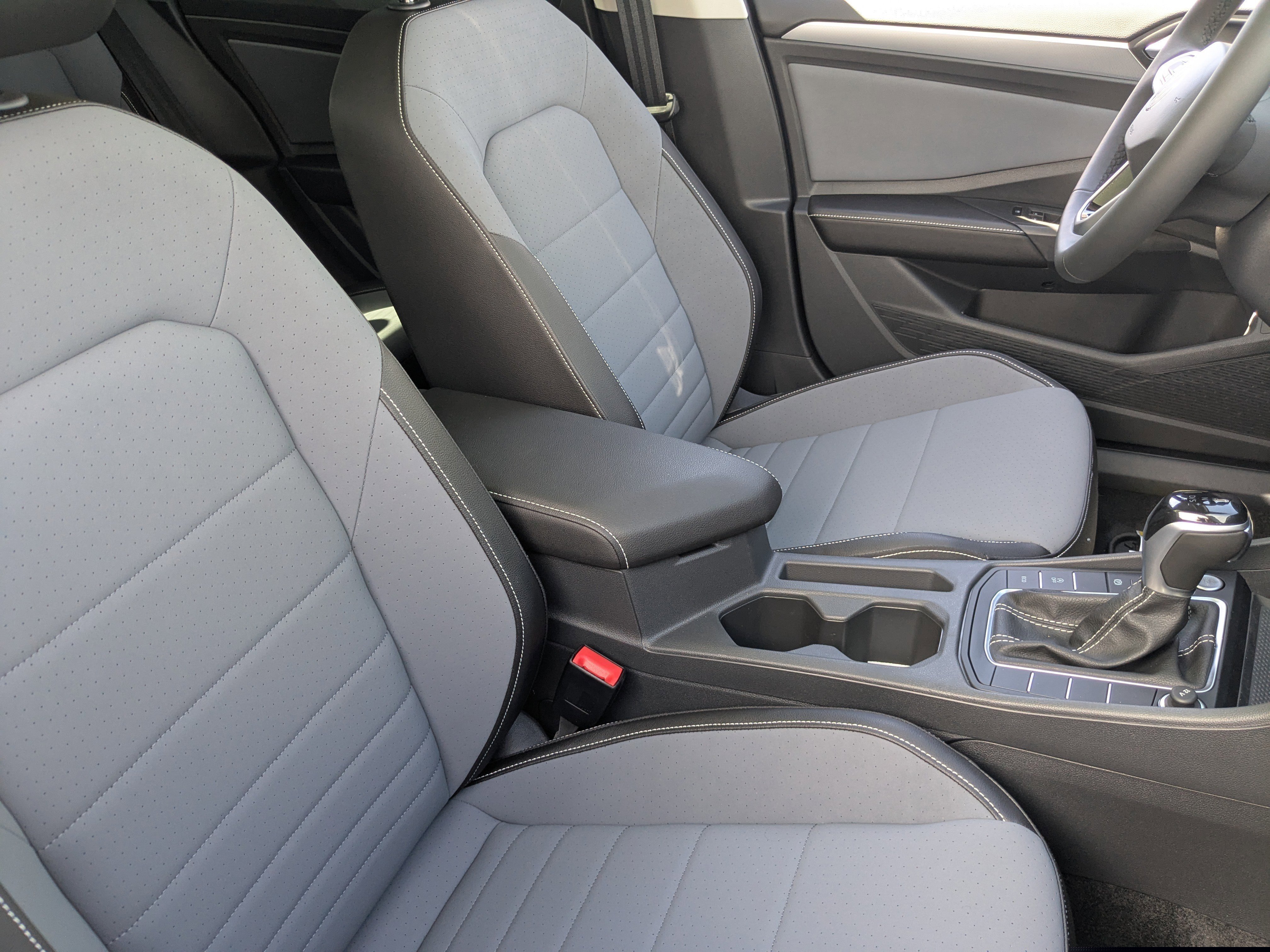 2026 Volkswagen Jetta SE - Photo 6