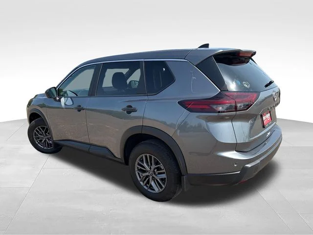 Used 2024 Gray Nissan S image 6