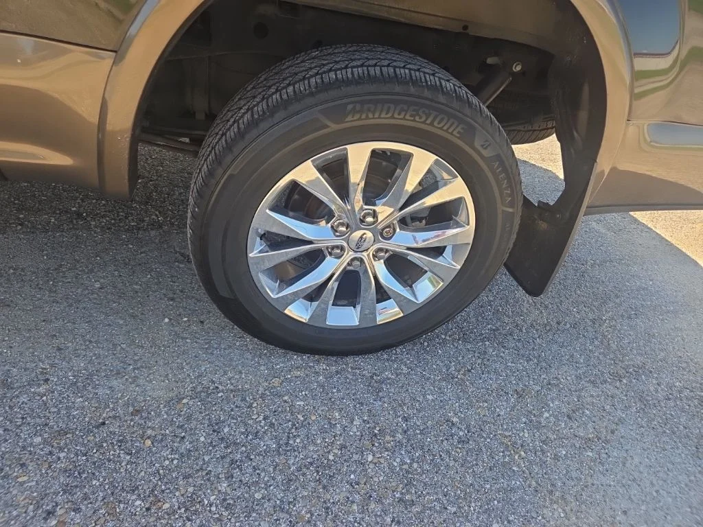 Used 2015 Black Ford Lariat image 20