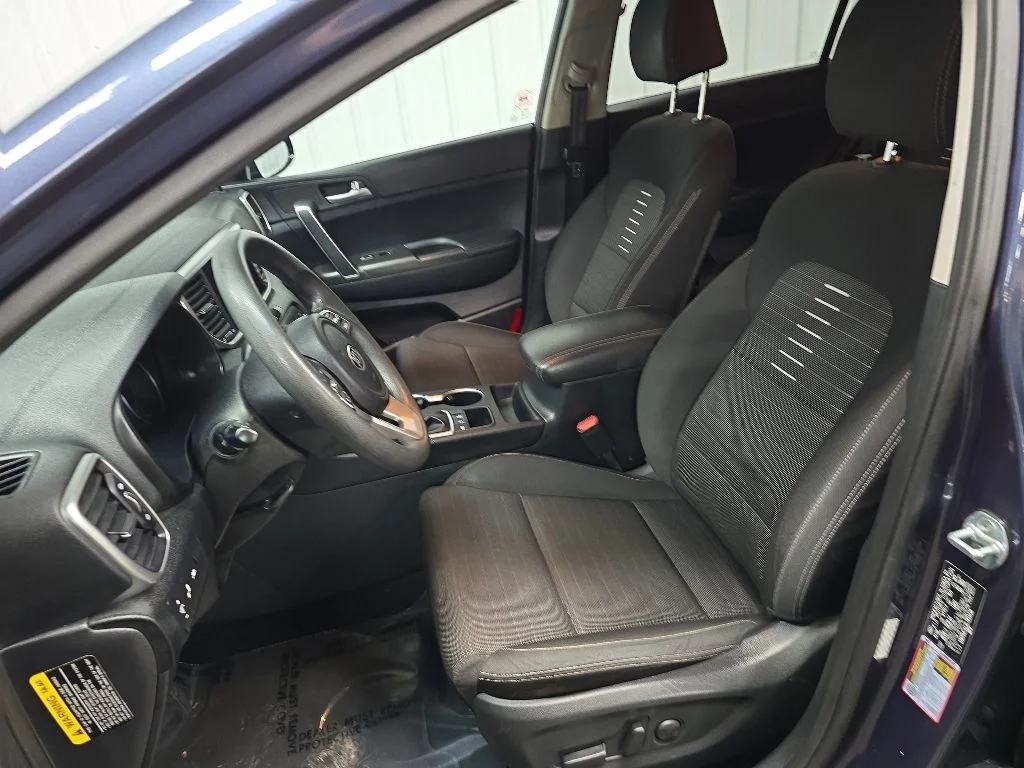 Used 2020 Pacific Blue Kia LX image 29