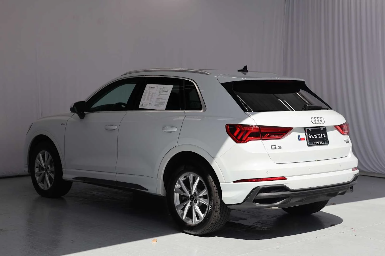 Used 2025 GLACIER WHITE Audi S line Premium Plus image 5