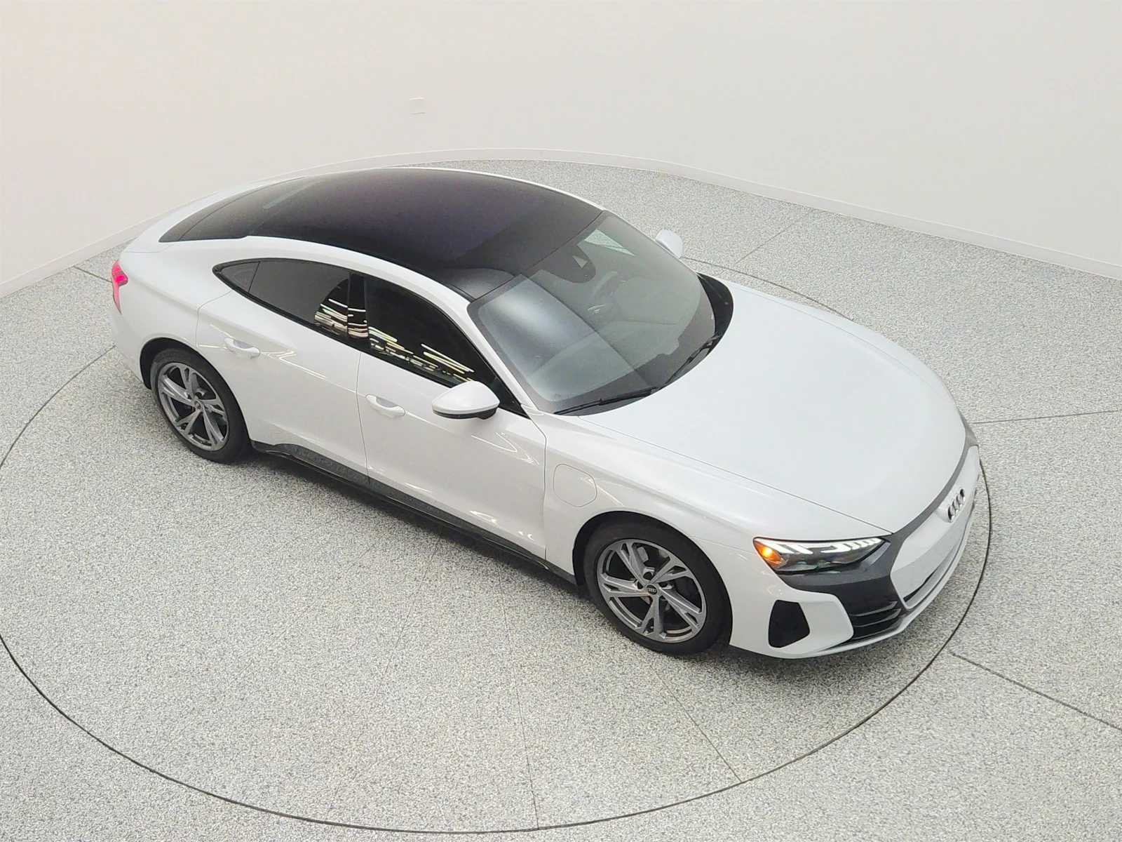 Used 2023 Suzuka Gray Metallic Audi quattro image 23