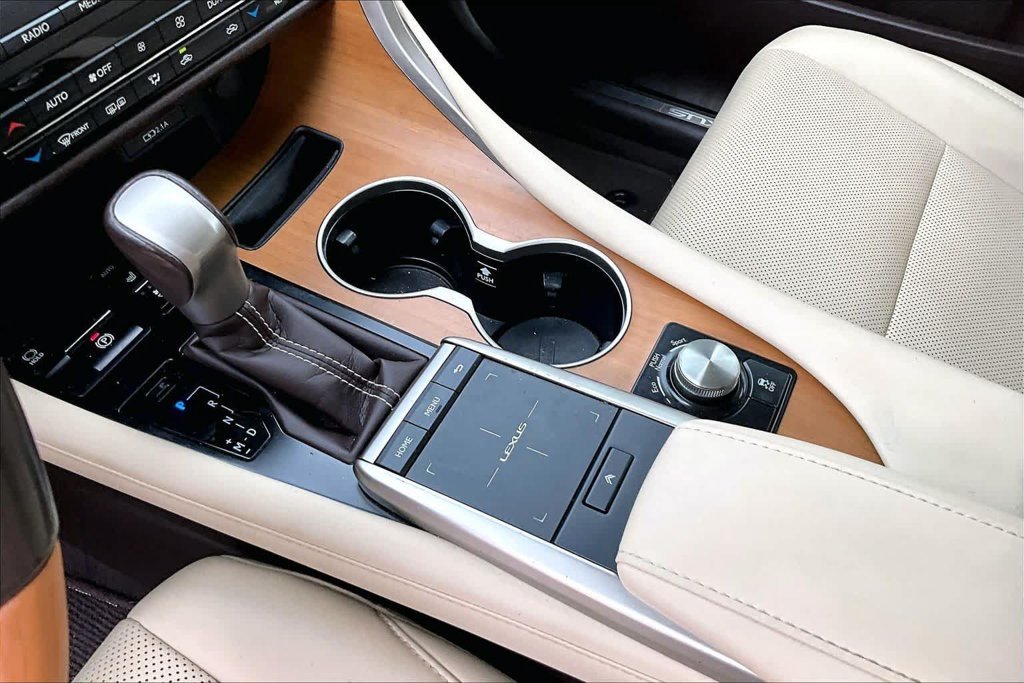 Used 2020  Lexus 350 image 17