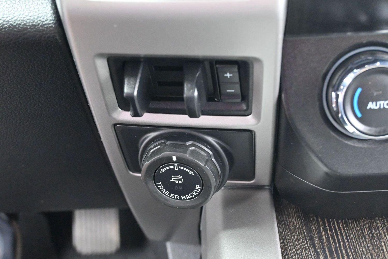 Used 2020 Velocity Blue Ford Lariat image 27