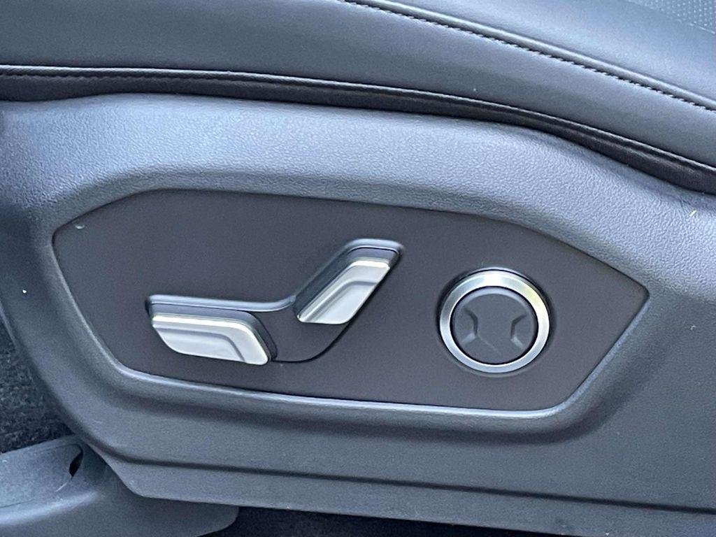 New 2027 Blue Hyundai SEL FWD image 18