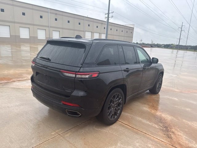 Used 2025 Black Jeep Summit image 5