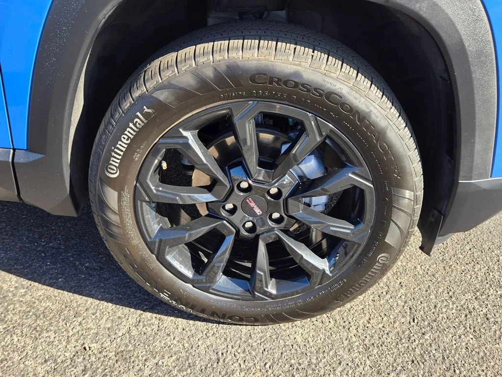 Used 2026 Rapids Metallic GMC Elevation image 9