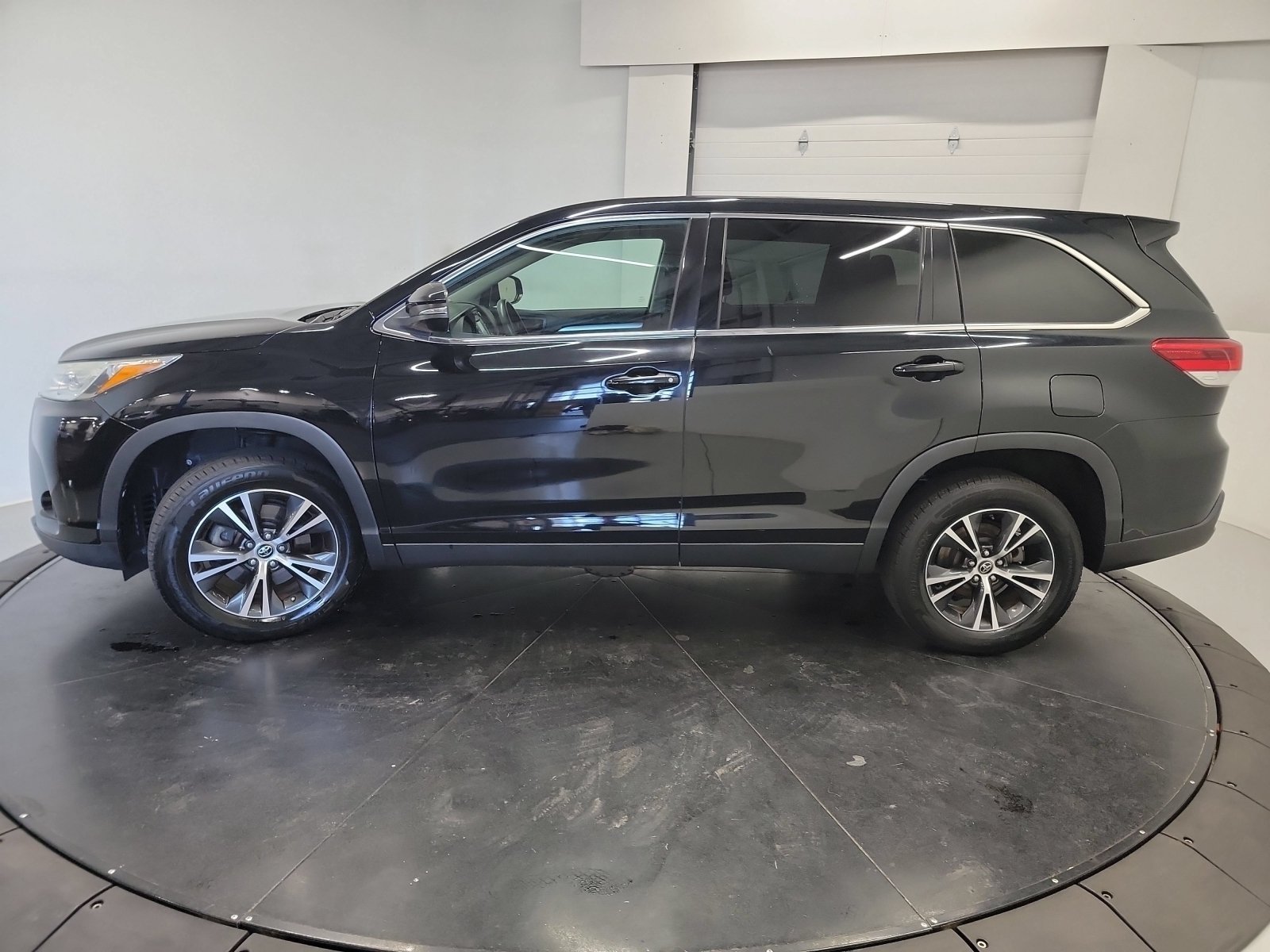 Used 2019 Midnight Black Metallic Toyota LE image 4