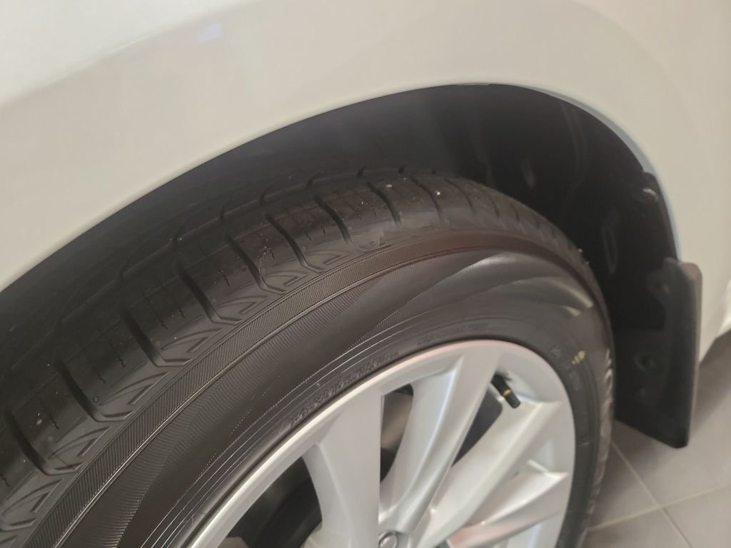 2025 Toyota Corolla XLE - Photo 16