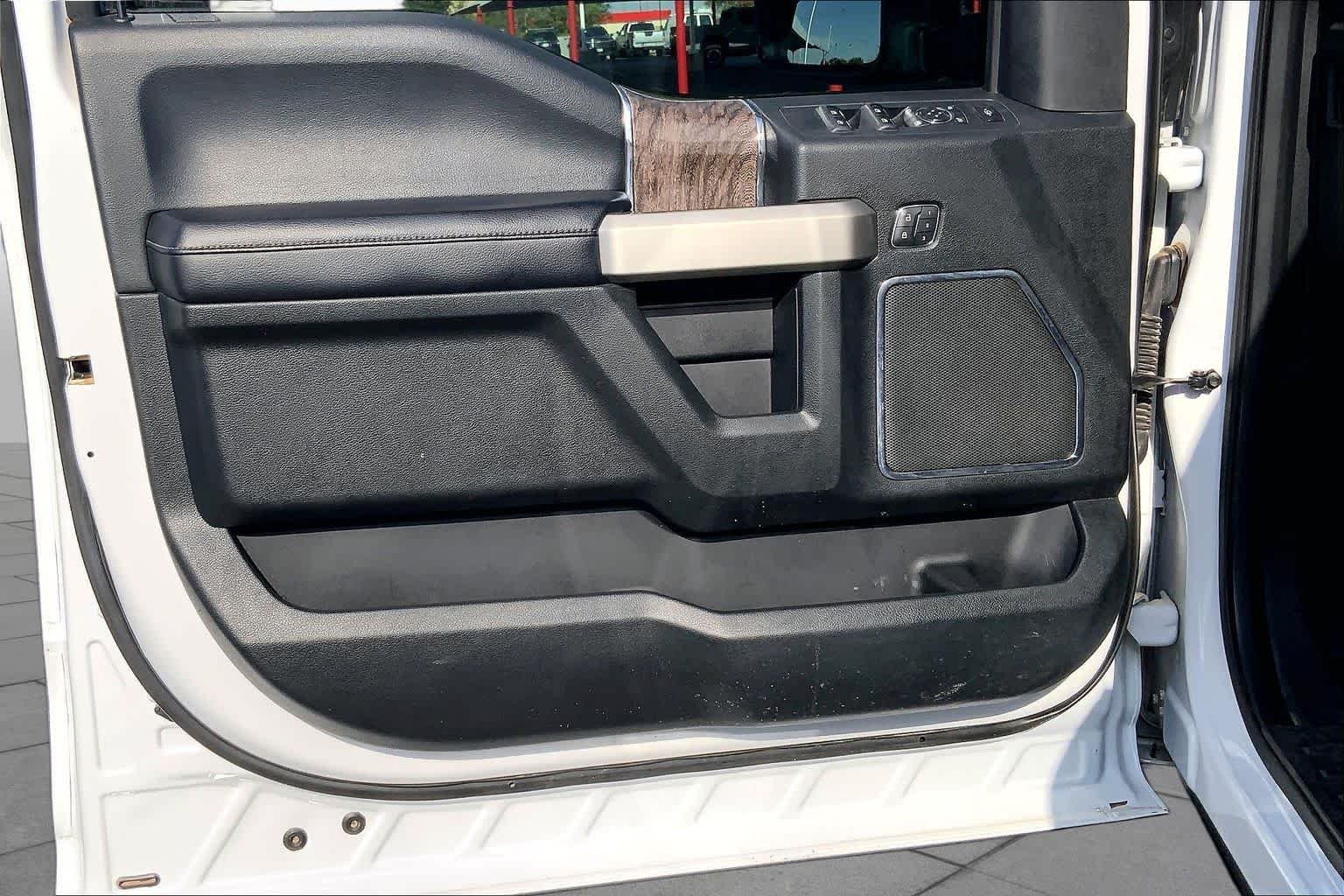 Used 2019 Oxford White Ford LARIAT image 22