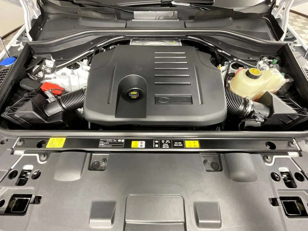 Certified Used 2025 White Land Rover SE image 18