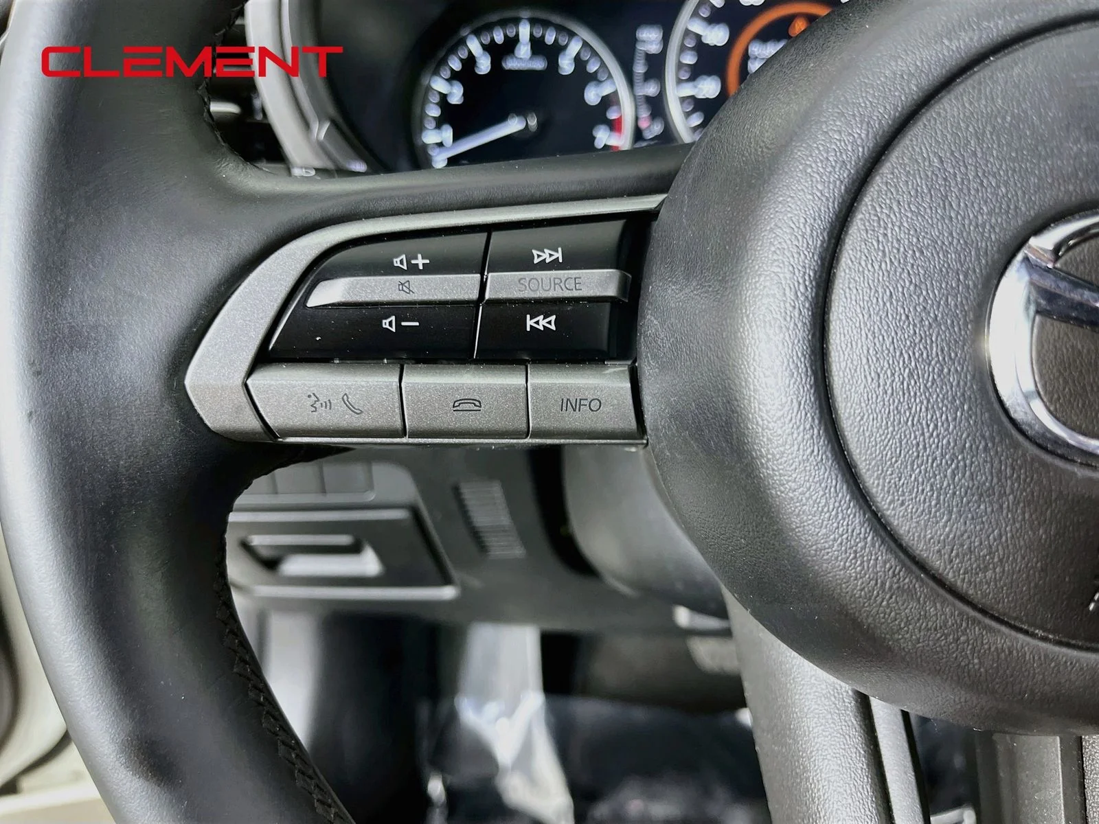 Used 2021 White Mazda Select image 14