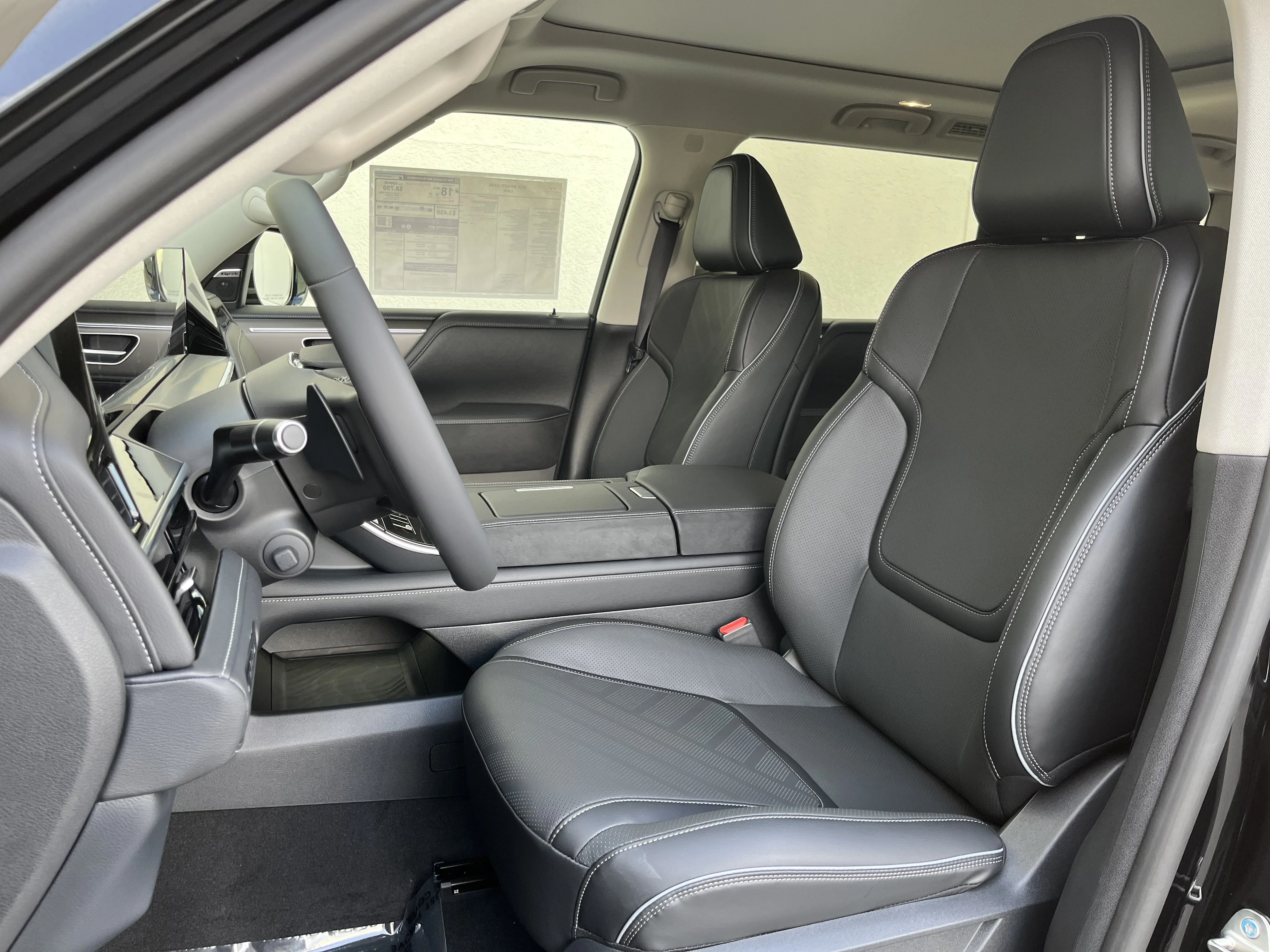 New 2026 Black Obsidian INFINITI LUXE image 13
