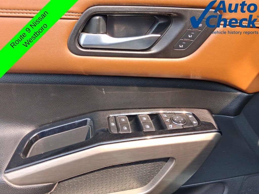Used 2023 White Nissan Platinum image 17