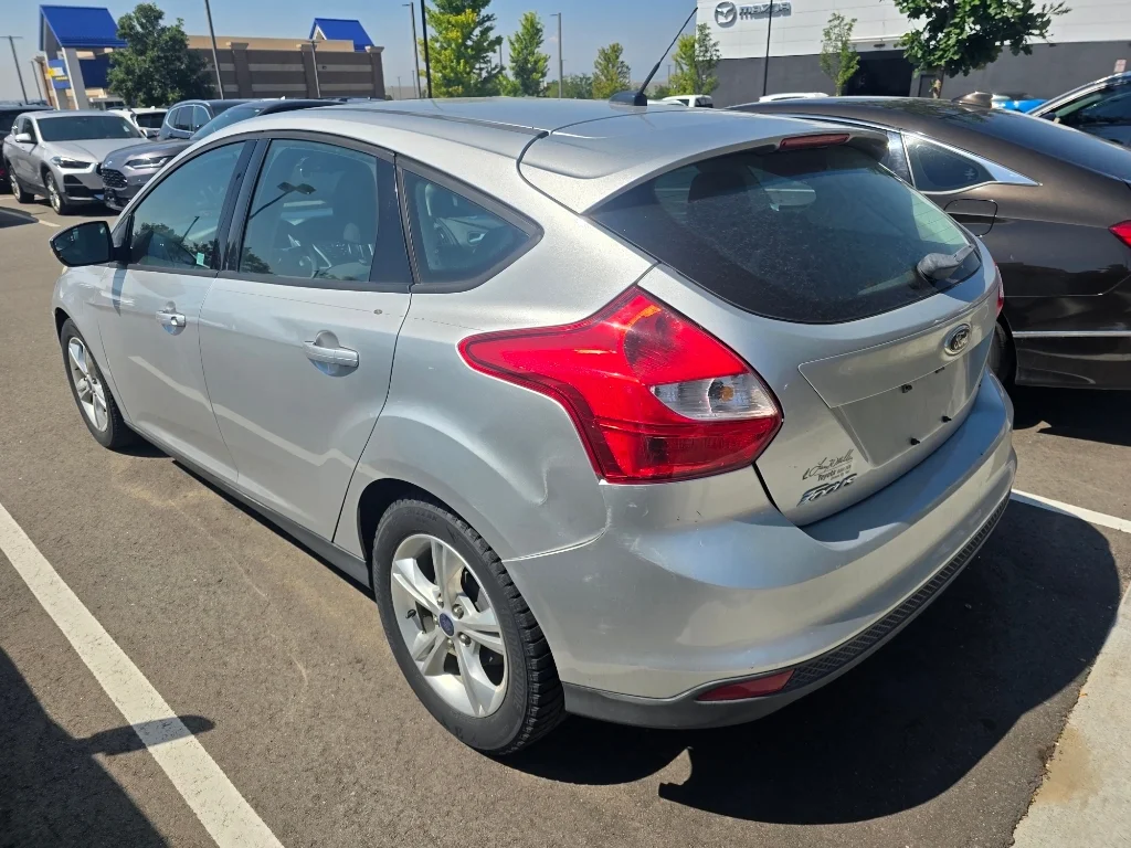 Used 2013 Ingot Silver Metallic Ford SE image 3
