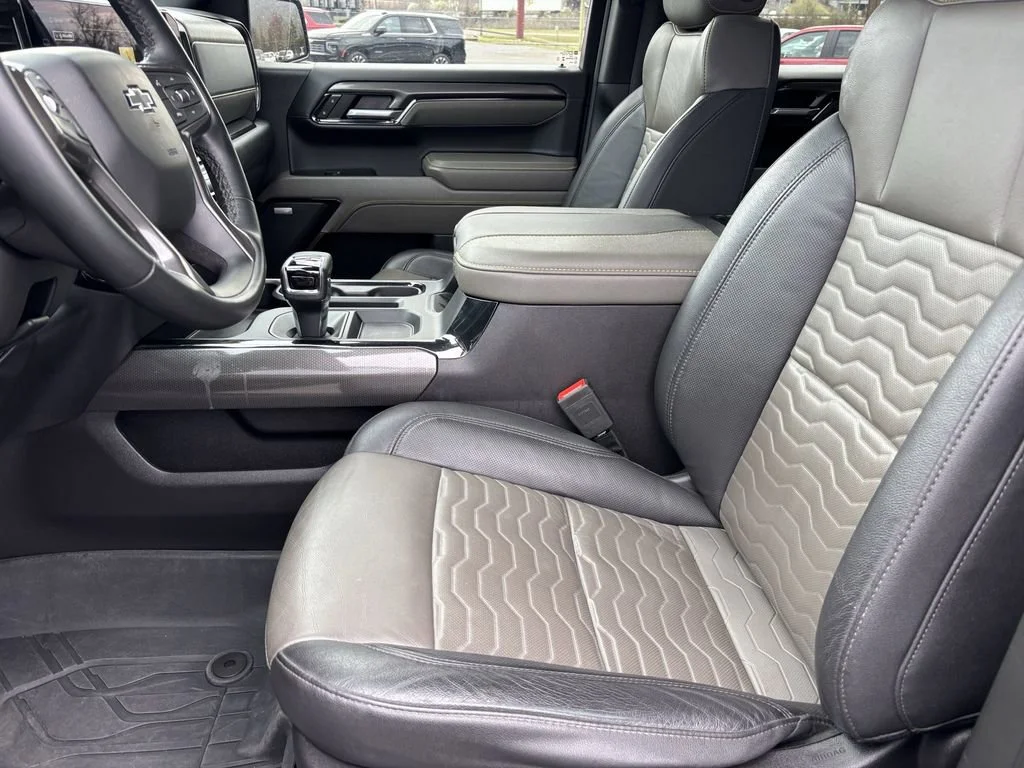 Used 2024 Black Chevrolet ZR2 image 16