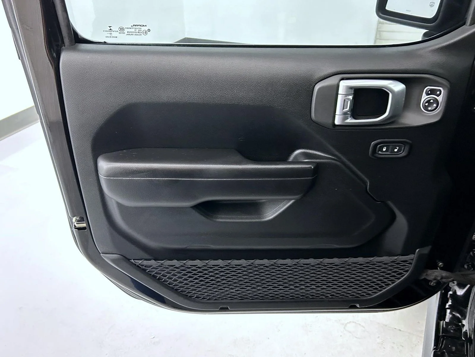 Used 2020 Black Jeep Unlimited Rubicon image 9